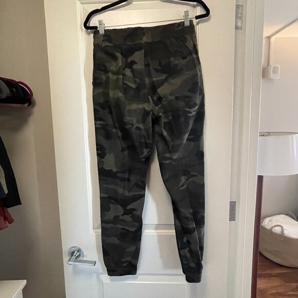 RD Style Women's Camo Joggers Size Small - Picture 4 of 6